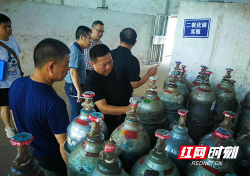 落实四必查制度雨花区开展危险货物道路运输联合执法行动